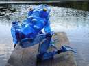 ساخت مجسمه پلاستیکی با بطری‌ های آب معدنی