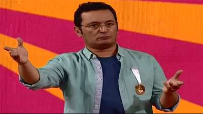 اجرای علي ضيايى از گروه اشکان خطیبی