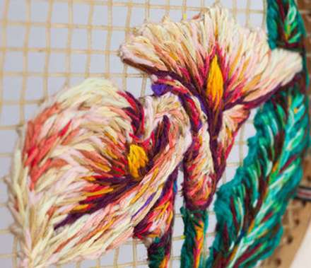 گلدوزی‌های هنرمندانه روی راکت تنیس