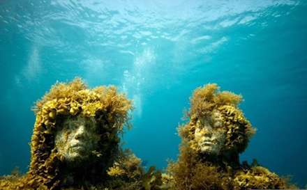 موزه ای شگفت انگیز و عجیب در اعماق دریا