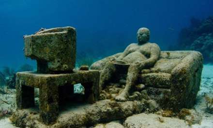 موزه ای شگفت انگیز و عجیب در اعماق دریا