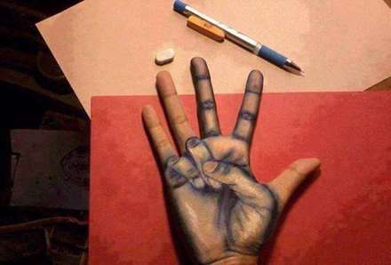 طراحی های سه بعدی زیبا با زغال و گرافیت