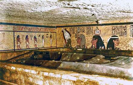 تصاویر دیده نشده از کشف مقبره فرعون و اشیا داخلش