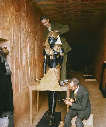 تصاویر دیده نشده از کشف مقبره فرعون و اشیا داخلش