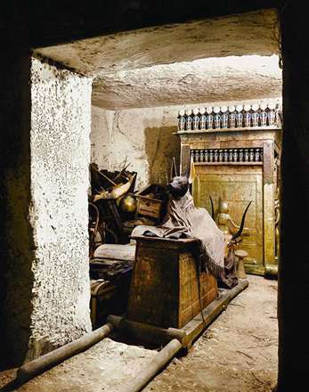 تصاویر دیده نشده از کشف مقبره فرعون و اشیا داخلش