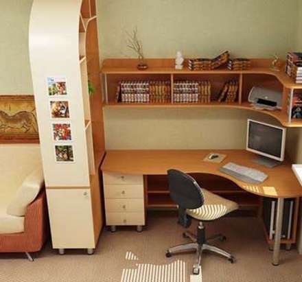 میزهای تحریر در طرح‌ها و رنگ‌های گوناگون