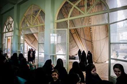 برافراشتن خیمه‌های حسینی در زرقان