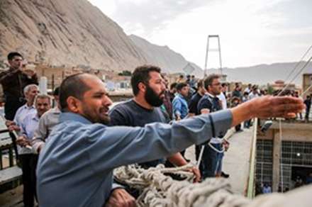 برافراشتن خیمه‌های حسینی در زرقان