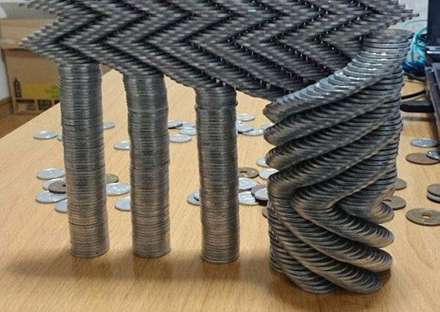 هنرمند ژاپنی متخصص سازه‌های سکه‌ای ضدگرانش