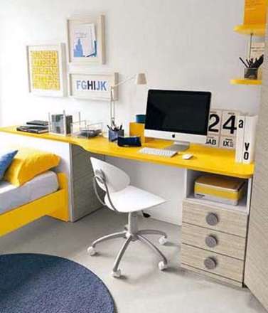 میزهای تحریر در طرح‌ها و رنگ‌های گوناگون