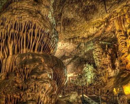 سازه‌های طبیعی و روانگردان غار آوشالوم