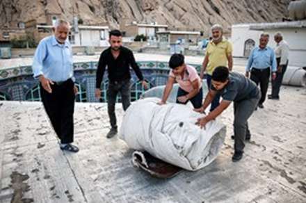 برافراشتن خیمه‌های حسینی در زرقان