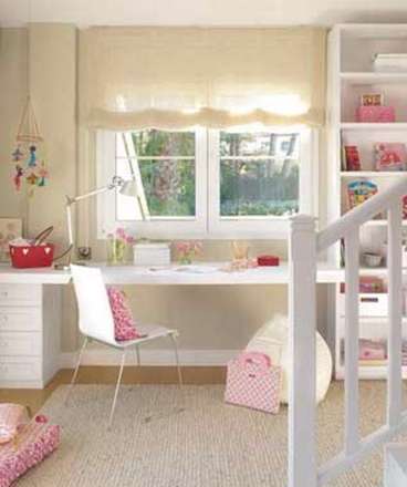 میزهای تحریر در طرح‌ها و رنگ‌های گوناگون