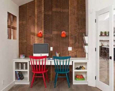 میزهای تحریر در طرح‌ها و رنگ‌های گوناگون