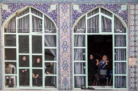 برافراشتن خیمه‌های حسینی در زرقان