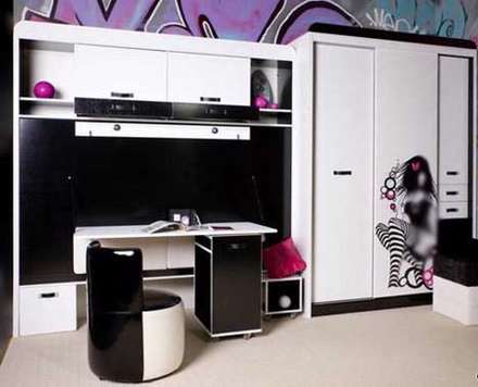 میزهای تحریر در طرح‌ها و رنگ‌های گوناگون