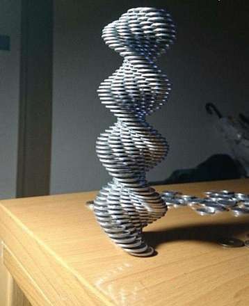 هنرمند ژاپنی متخصص سازه‌های سکه‌ای ضدگرانش