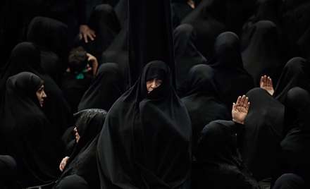 آئین عزاداری امام حسین در تکیه سادات اخوی