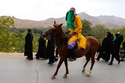 حرکت نمادین ورود کاروان امام حسین(ع) به کربلا