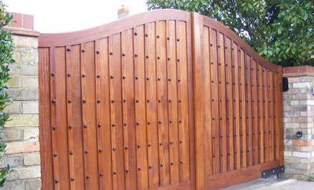 دروازه‌های چوبی؛ همراهی قدیمی در شکلی مدرن