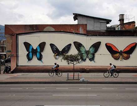 پرواز پروانه‌های غول‌پیکر در خیابان‌های فرانسه