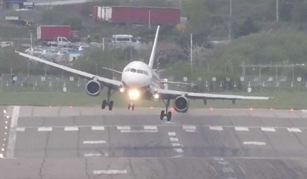 فرود ناموفق و دلهره آور هواپیما