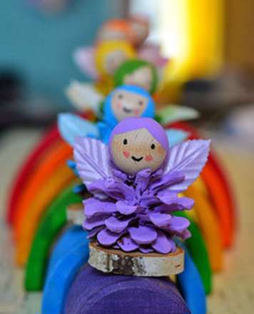 خلاقیت با میوه‌های کاج