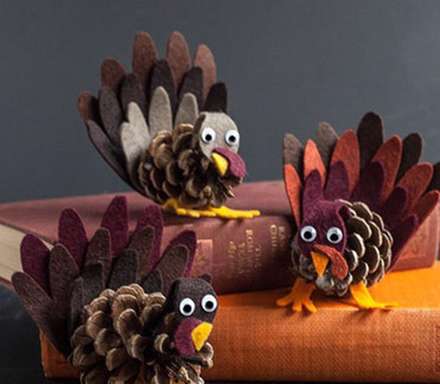 خلاقیت با میوه‌های کاج