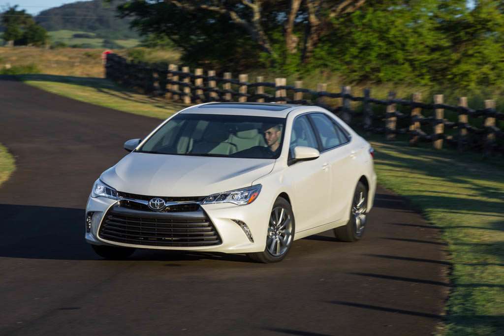 به چالش کشیدن توانایی های دینامیکی «تویوتا کمری»