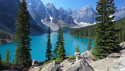 دریاچه های رنگی زیبا در جهان