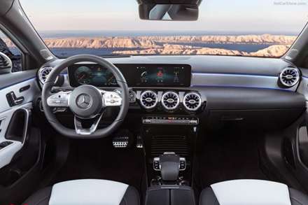 نخستین خودرو مرسدس با سیستم MBUX