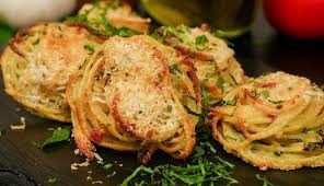 طرز تهیه چیپس اسپاگتی با پنیر پارمسان