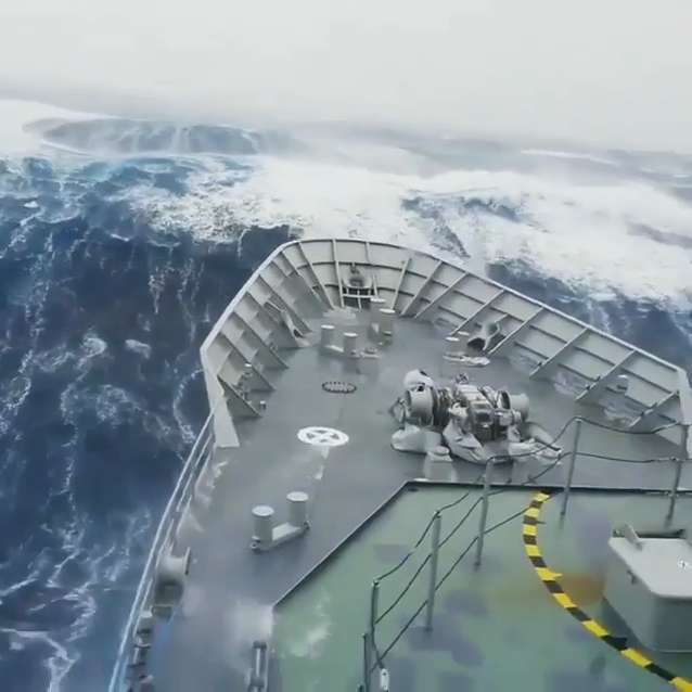 عظمت اقیانوس از دید ملوان کشتی