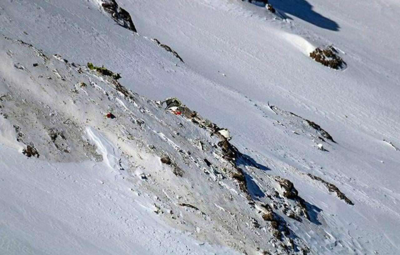 آخرین وضعیت عملیات شناسایی و کشف پیکرهای حادثه سقوط هواپیما