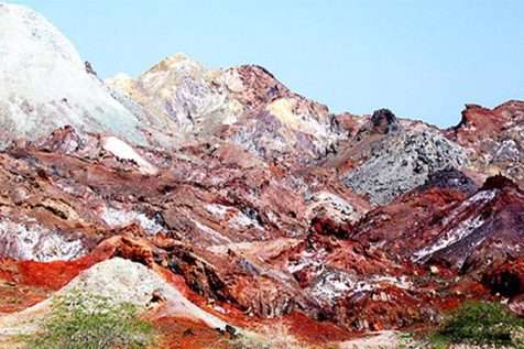 دره رنگین کمان در استان هرمزگان