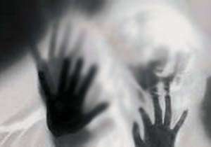 شکنجه دختر جوان توسط مرد شیطان‌صفت به صورت لایو