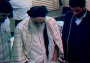 فیلمی از آخرین نمازهای امام خمینی(ره)