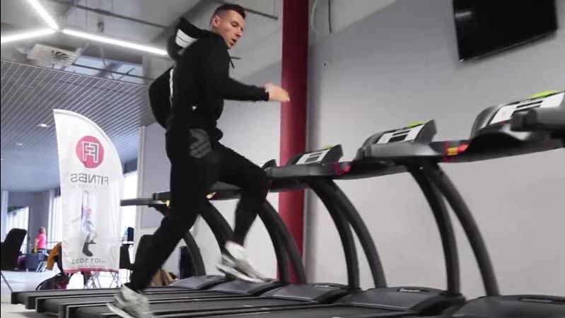 حرکات نمایشی دیدنی روی تردمیل