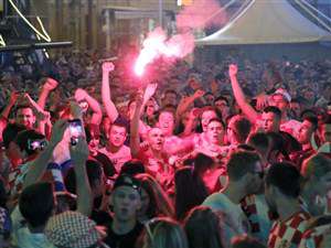 خوشحالی هواداران کرواسی پس از برد دانمارک