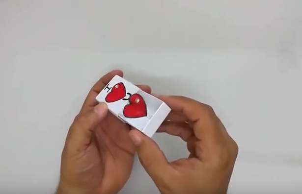 با این هدیه رومانتیک محبوب نامزدتان شوید