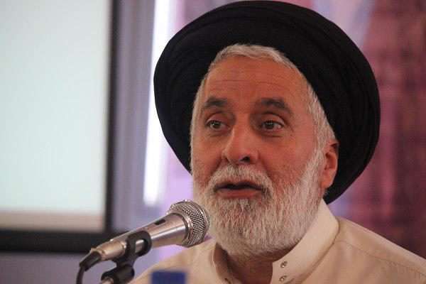 آیا اجازه والدین برای سفر واجب است؟