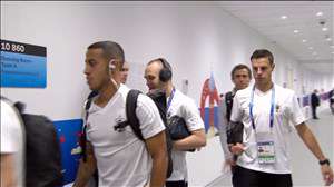 ورود تیم‌های اسپانیا و روسیه به ورزشگاه لوژنیکی