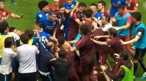 درگیری بازیکنان در زمین فوتبال (قسمت دوم)