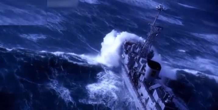 مواجهه با دریای طوفانی از نمای کابین ناخدا