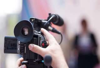 غش‌کردن خبرنگار زن حین گفتگو با آقای وزیر!