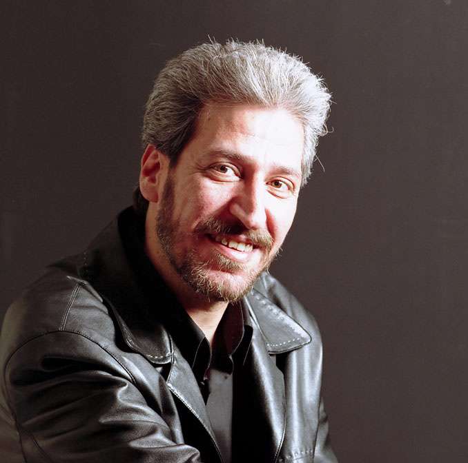 صوت/ تیتراژ خاطره انگیز «تب سرد» با صدای قاسم افشار