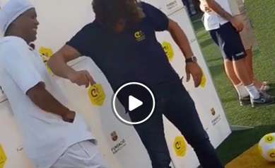 شوخی خنده دار رونالدینیو با پویول در برنامه رسمی