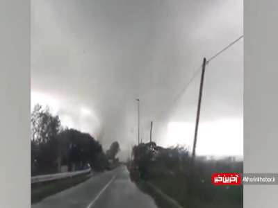 فیلمی از لحظه وقوع گردباد در جنوب ایتالیا