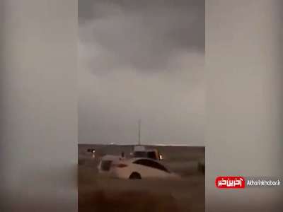 سیل سهمگین ماشین‌های شهروندان عربستانی را با خود برد