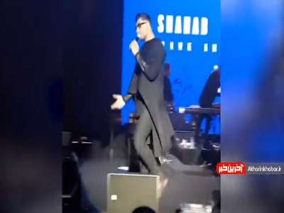 شهاب مظفری و کنسرت با لباس شبیه زورو!